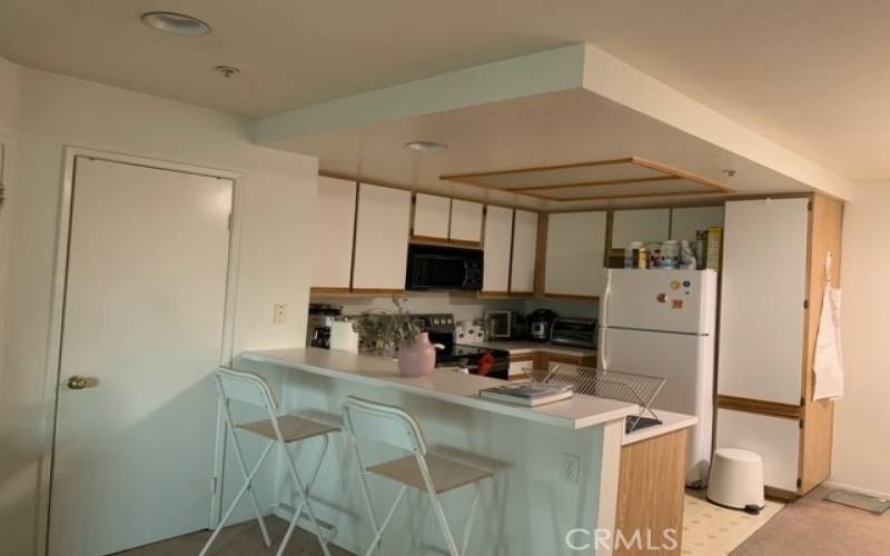 Kitchen with breakfast bar