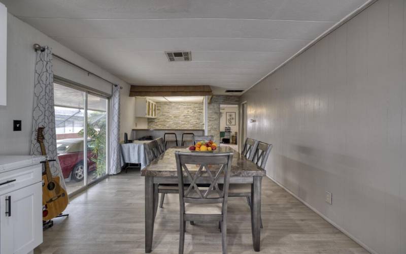 SOUTHERN HILLS DINING AREA