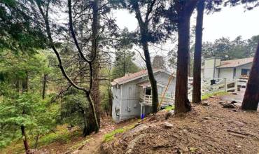 1198 Arbula Drive, Crestline, California 92325, 3 Bedrooms Bedrooms, ,2 BathroomsBathrooms,Residential Lease,Rent,1198 Arbula Drive,TR24204981