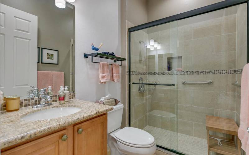 22 BATHROOM MLS