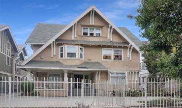 1125 S Lake Street, Los Angeles, California 90006, 9 Bedrooms Bedrooms, ,4 BathroomsBathrooms,Residential Income,Buy,1125 S Lake Street,PW23175818