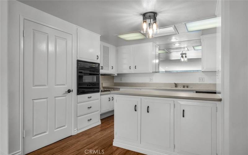 Kitchen with breakfast bar