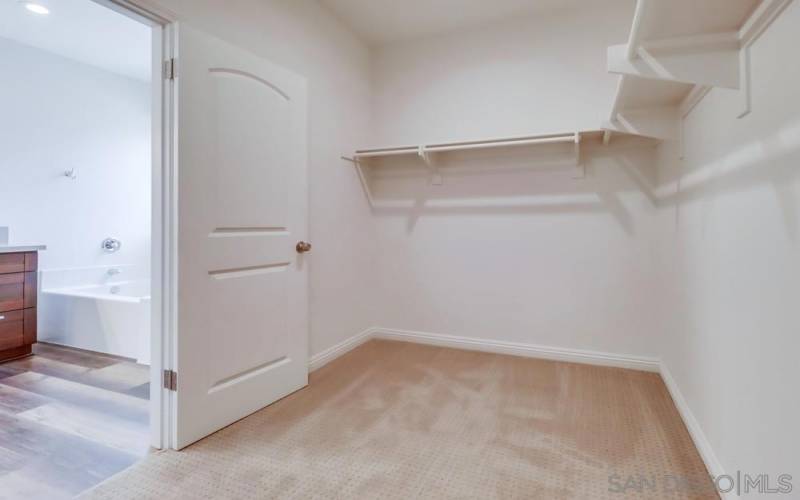 Walk-in Closet