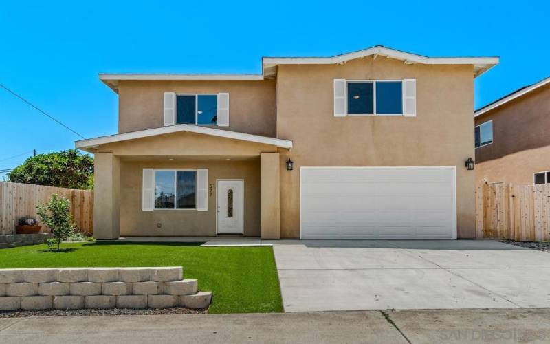 Here is that low to no yard maintenance shot again.  You could drop a fence around the front and make this really private and an extra space to entertain and relax.