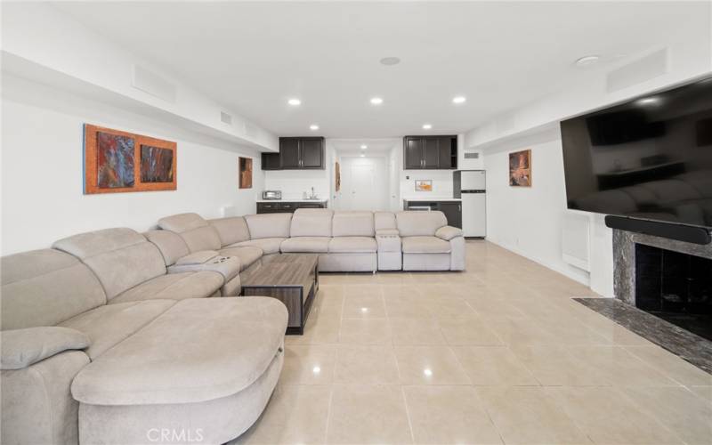 Media game room with wet bar & fridge