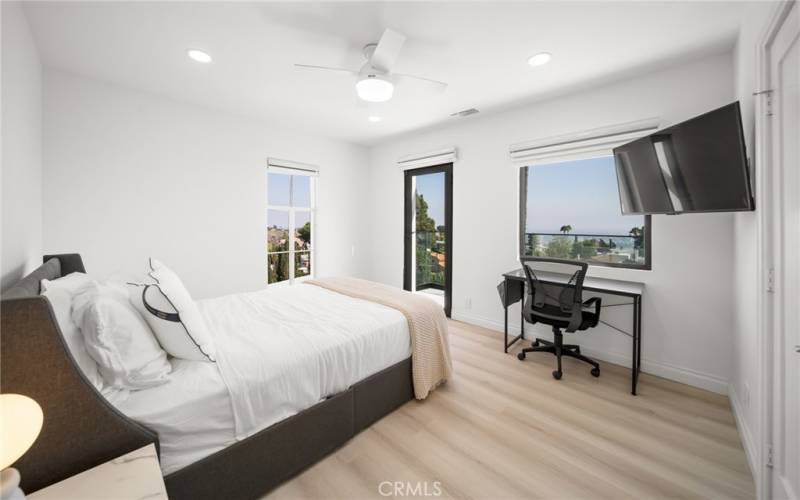 Southeast bedroom... views to city and Hollywood sign