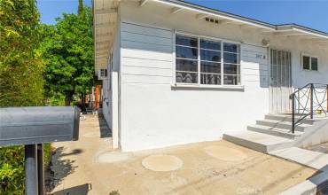 347 W Dryden St A, Glendale, California 91202, 1 Bedroom Bedrooms, ,1 BathroomBathrooms,Residential Lease,Rent,347 W Dryden St A,GD24206451