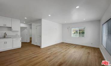 1814 S Longwood Avenue, Los Angeles, California 90019, 2 Bedrooms Bedrooms, ,1 BathroomBathrooms,Residential Lease,Rent,1814 S Longwood Avenue,24449235