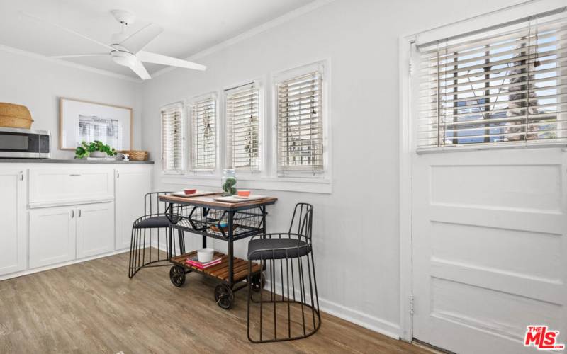 KITCHEN DINING AREA