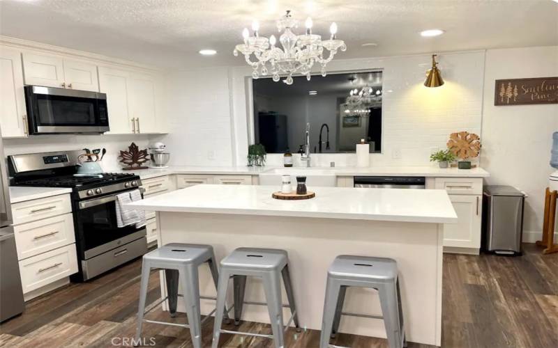 Kitchen with quartz counters