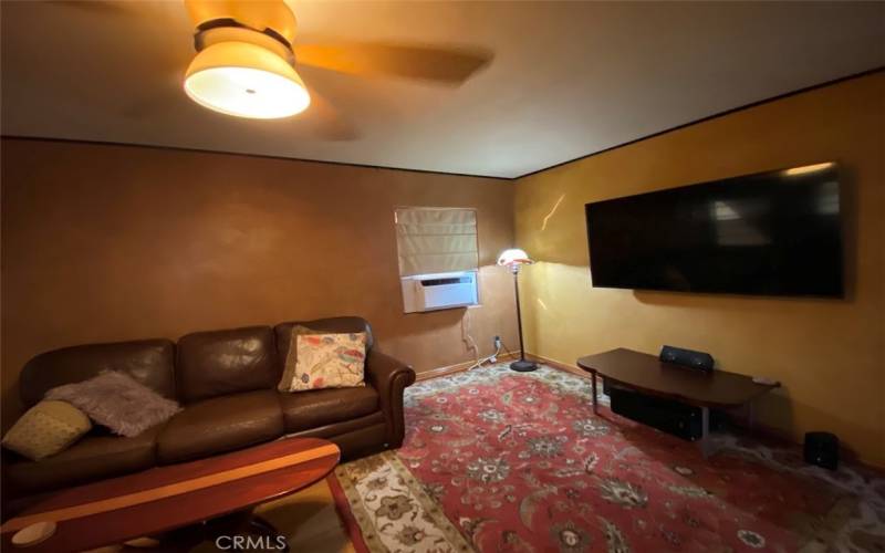 This fully furnished one bedroom home has air conditioning and gas heat.