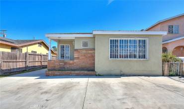 610 W 107th Street, Los Angeles, California 90044, 5 Bedrooms Bedrooms, ,2 BathroomsBathrooms,Residential Income,Buy,610 W 107th Street,DW24169559