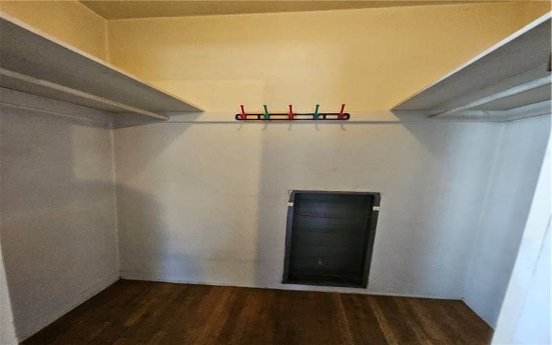 Walk-in closet