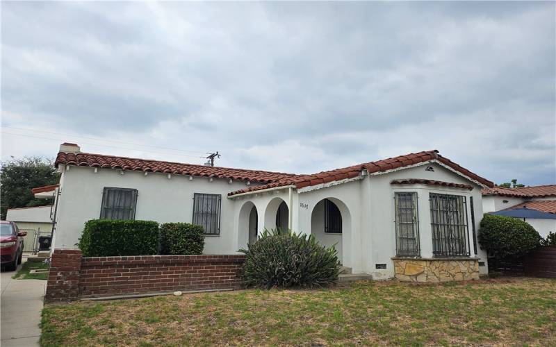 Charming Spanish style cottage in Alhambra