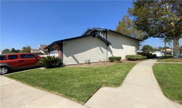 15696 Paine Street 24, Fontana, California 92336, 4 Bedrooms Bedrooms, ,2 BathroomsBathrooms,Residential,Buy,15696 Paine Street 24,IV24206332