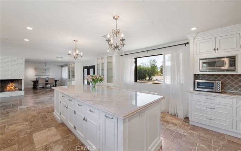 Natural light throughout kitchen and dinning space