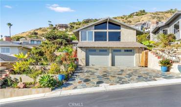 2 Vista Del Sol, Laguna Beach, California 92651, 2 Bedrooms Bedrooms, ,2 BathroomsBathrooms,Residential Lease,Rent,2 Vista Del Sol,OC24207490