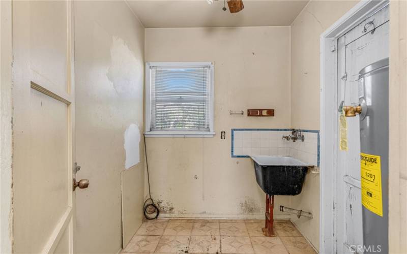 5628 - Laundry Room