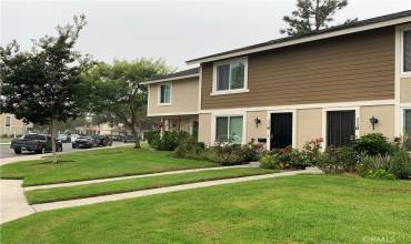 3020 S Sycamore Street B, Santa Ana, California 92707, 3 Bedrooms Bedrooms, ,1 BathroomBathrooms,Residential,Buy,3020 S Sycamore Street B,PW24206589