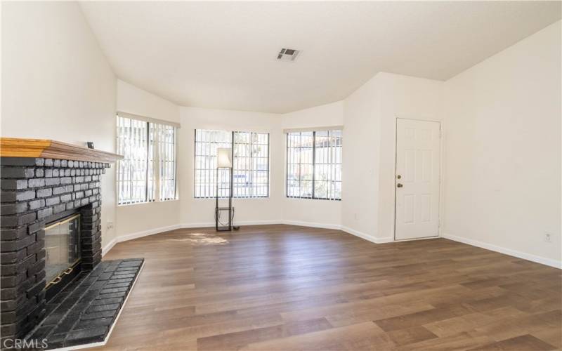 Living Room w/fireplace