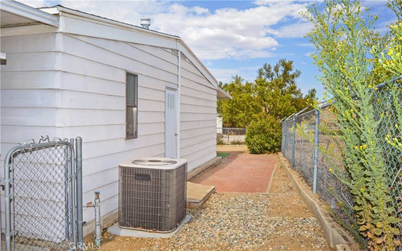 This particular space offers a good-sized yard which is fully fenced for your fur babies, a large covered patio, easy-care desert landscaping, and no neighbors right behind for unobstructed sunrise views.