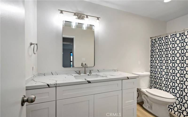 Guest Bathroom with tub/shower Combo