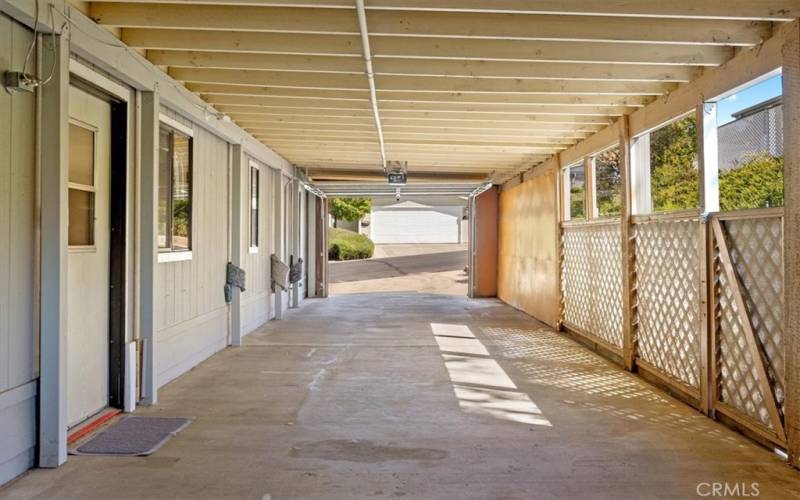 Tandem carport