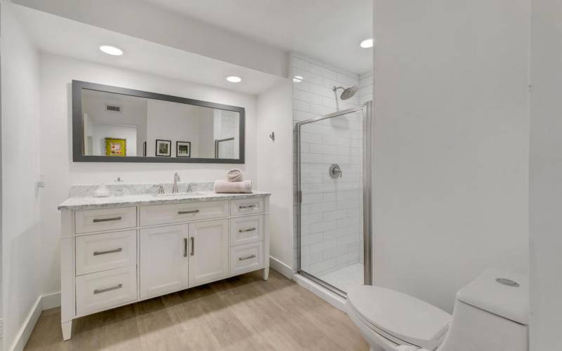 21 BATHROOM MLS