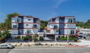 4461 Tujunga Avenue 104, Studio City, California 91602, 3 Bedrooms Bedrooms, ,2 BathroomsBathrooms,Residential Lease,Rent,4461 Tujunga Avenue 104,SR24208209