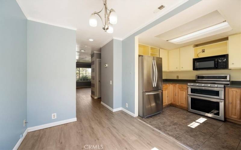 Kitchen & Dining Area