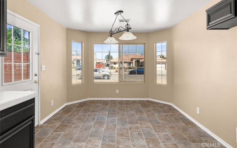 Bay Window Large Breakfast Area