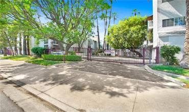 20155 Keswick Street 214, Winnetka, California 91306, 2 Bedrooms Bedrooms, ,3 BathroomsBathrooms,Residential,Buy,20155 Keswick Street 214,SR24153054