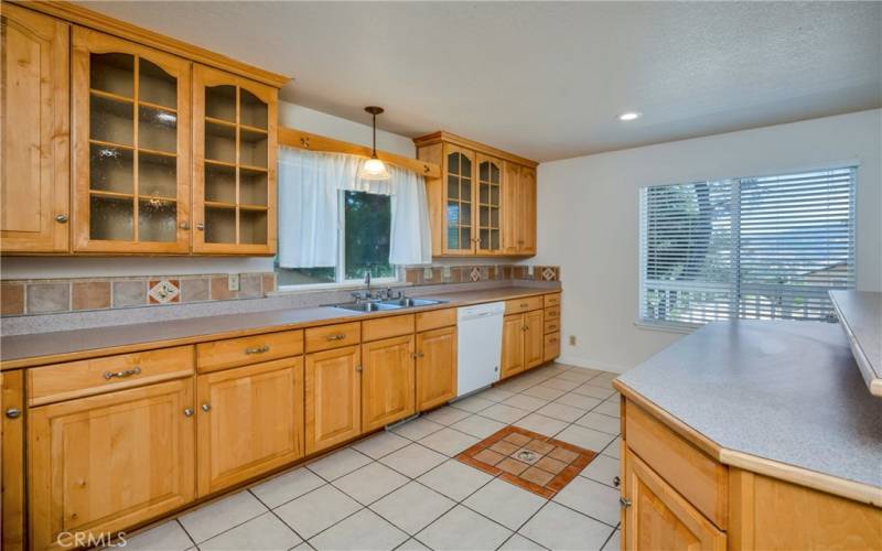 Beautiful kitchen with lots of cabinet space