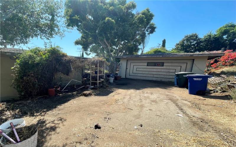 Driveway to detached garage