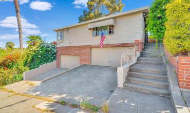 1916 E 30Th St, Oakland, California 94606, 4 Bedrooms Bedrooms, ,4 BathroomsBathrooms,Residential Income,Buy,1916 E 30Th St,41075964