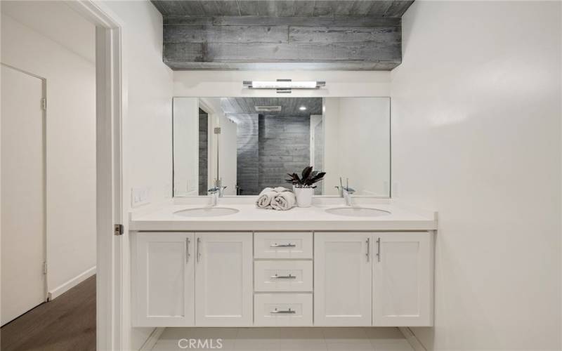 Unique wood detail in Primary Bath