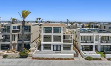 3685 Ocean Front Walk 3689, San Diego, California 92109, 3 Bedrooms Bedrooms, ,2 BathroomsBathrooms,Residential Lease,Rent,3685 Ocean Front Walk 3689,240023333SD