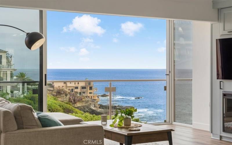 Family room with Ocean & Table Rock Beach views