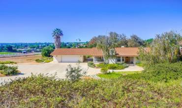 2231 Creekview Ln, Fallbrook, California 92028, 4 Bedrooms Bedrooms, ,3 BathroomsBathrooms,Residential,Buy,2231 Creekview Ln,240024059SD