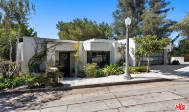 1673 Waynecrest Drive, Beverly Hills, California 90210, 4 Bedrooms Bedrooms, ,3 BathroomsBathrooms,Residential Lease,Rent,1673 Waynecrest Drive,24450583