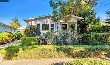 2115 Alhambra Ave, Martinez, California 94553, 2 Bedrooms Bedrooms, ,1 BathroomBathrooms,Residential,Buy,2115 Alhambra Ave,41075500