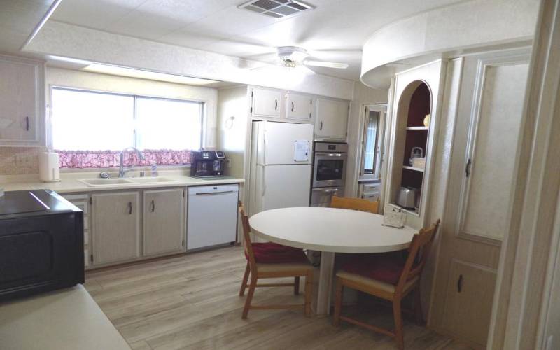 Kitchen with breakfast bar