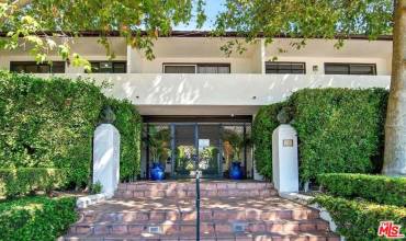 1318 N Crescent Heights Boulevard 204, West Hollywood, California 90046, 2 Bedrooms Bedrooms, ,2 BathroomsBathrooms,Residential,Buy,1318 N Crescent Heights Boulevard 204,24447375