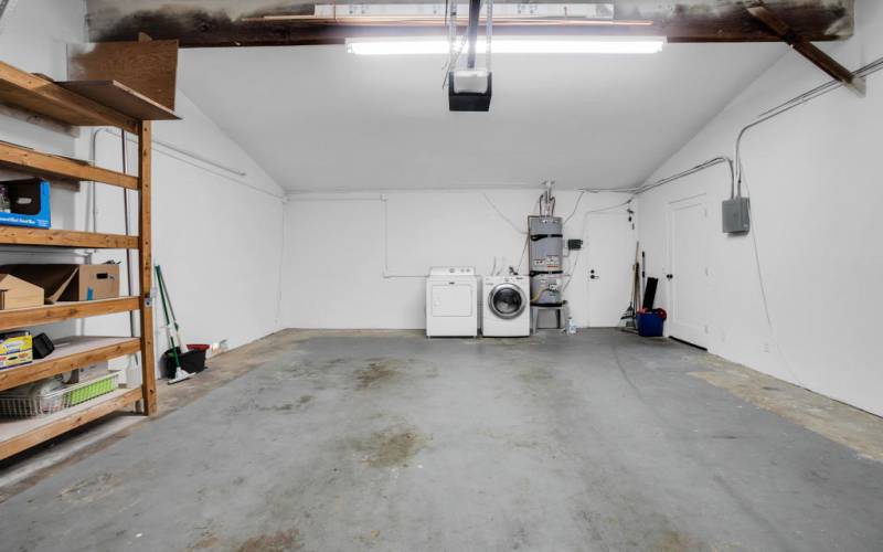 Garage/Laundry