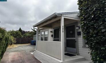 2924 Carlson Blvd, El Cerrito, California 94804, 1 Bedroom Bedrooms, ,3 BathroomsBathrooms,Residential Income,Buy,2924 Carlson Blvd,41071348