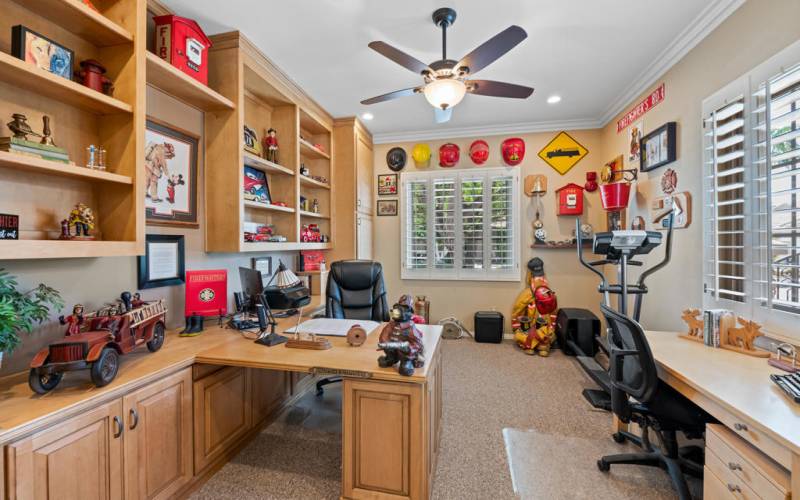 Retreat/Office with Wood Cabinets & Desk