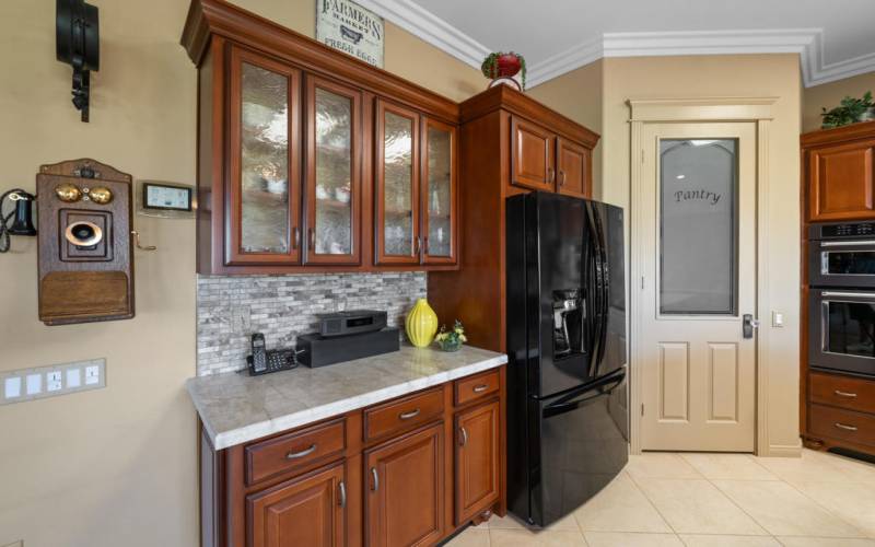 Travertine Backsplash & Walk-In Pantry