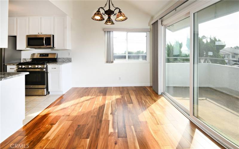 Dining room/Balcony