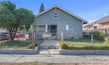 1386 E 55th Street, Los Angeles, California 90011, 6 Bedrooms Bedrooms, ,4 BathroomsBathrooms,Residential Income,Buy,1386 E 55th Street,RS24209904