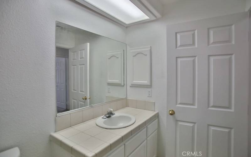 secondary bath room